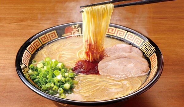 拉麵，是來自日本的美味麵食，具有多種風味和變種。在這個 日本拉麵名店推薦 文章中，我們將介紹一些不容錯過的日本拉麵店，它們以獨特的湯底、豐富的配料和令人回味的味道的麵條而聞名。